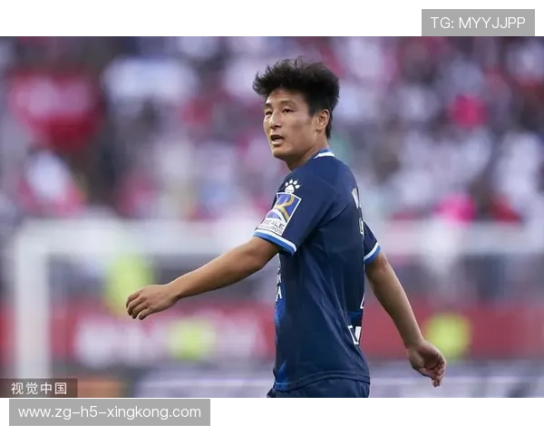 塞维利亚—恩内斯里门前抢点头球破门 塞维利亚—恩内斯里门前抢点头球破门