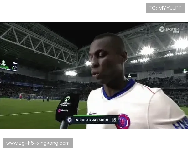 切尔西杰克逊脚下启动动作非常卖力